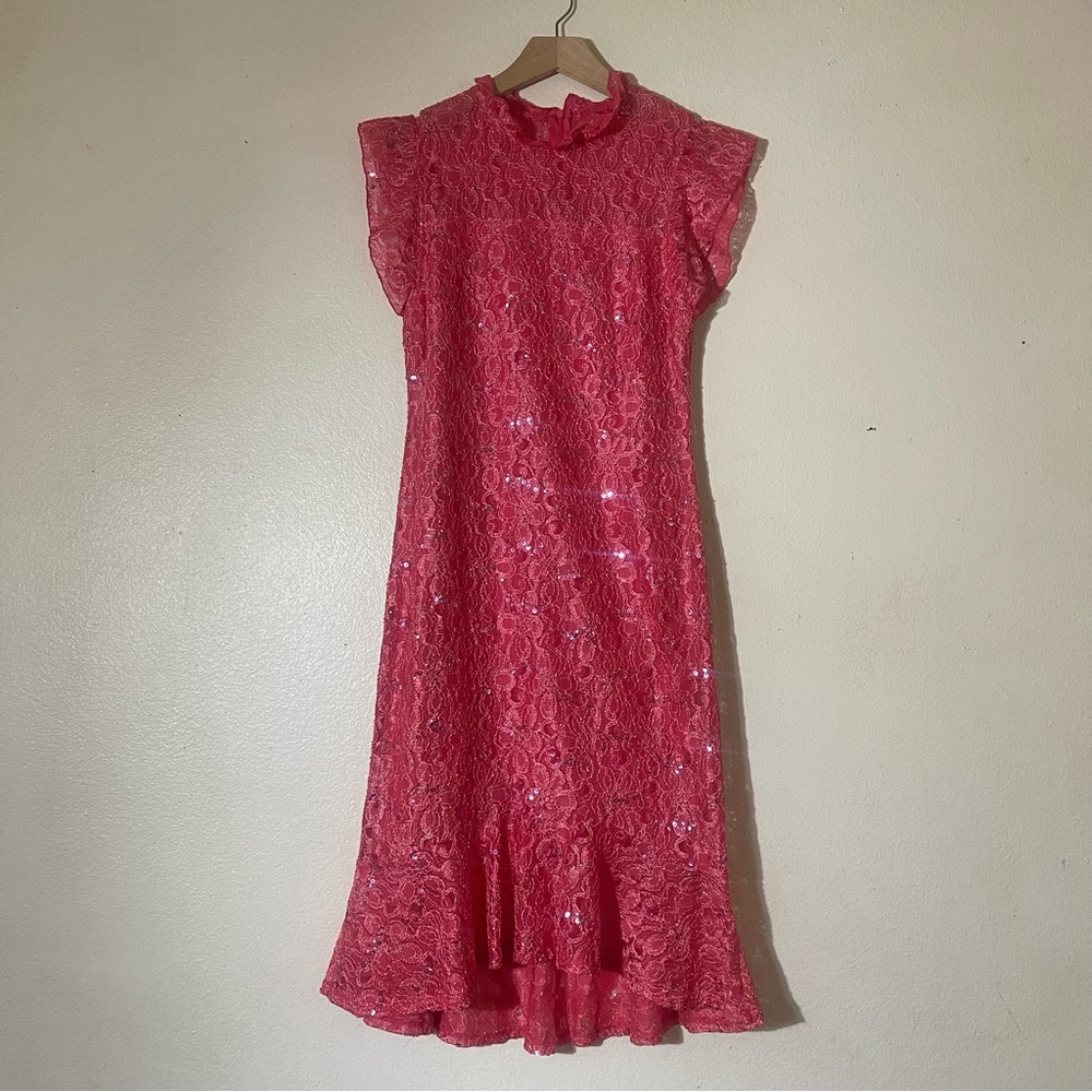 Chic Pink Lace Midi Dress